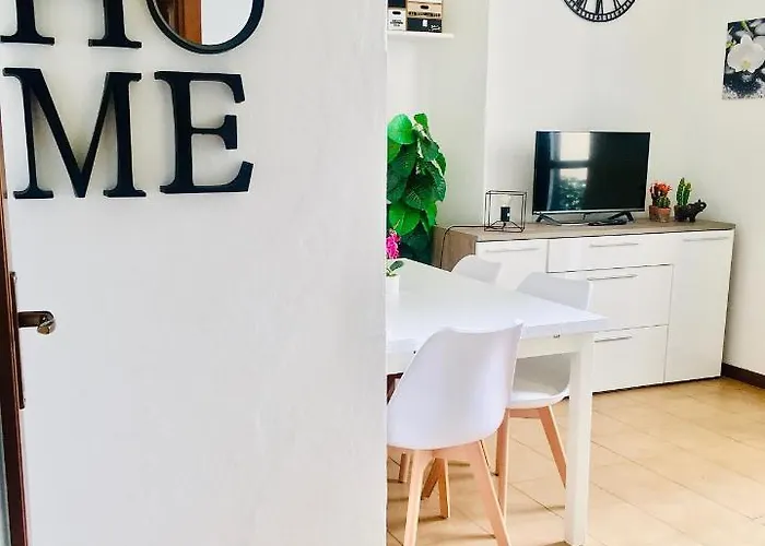 Maiden-art Apartman Arona